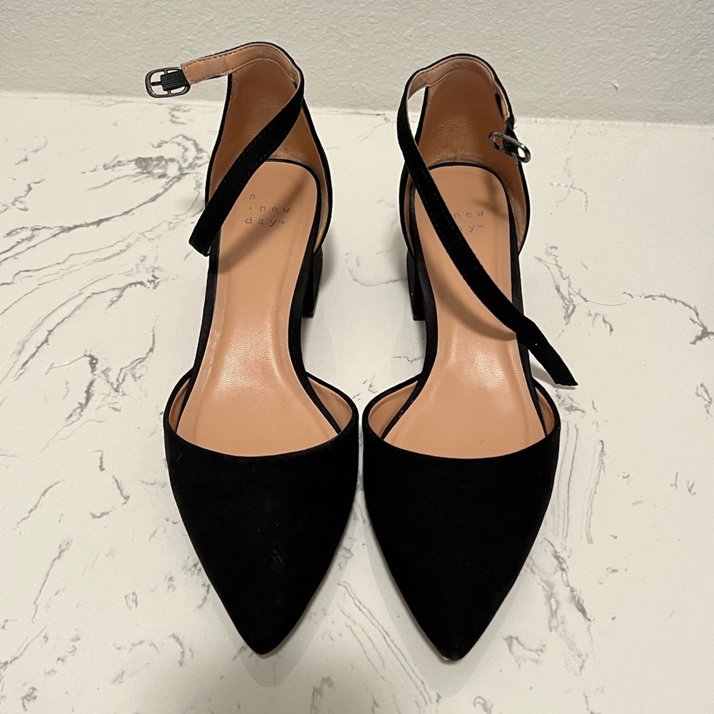 Black dress shoes